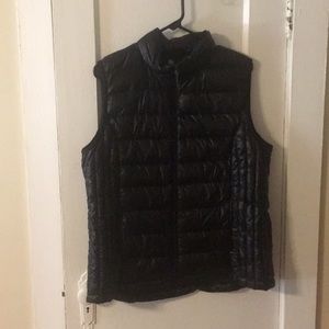 Black puffer vest